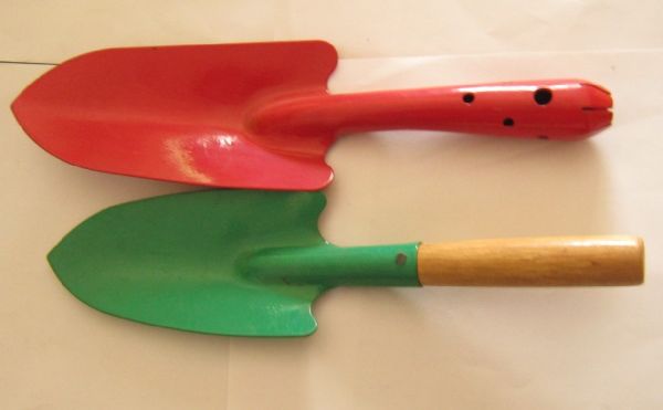 Baking paint for tool hardware